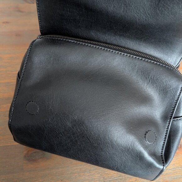 Matt and Nat cross body bag - Picture 2 of 5